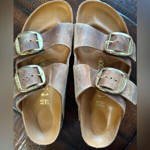 Birkenstock Tan Leather Sandals with Gold Buckles Size 40 (9-9.5).